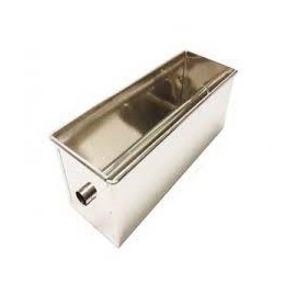 MOLDE CON TUBO MEDIANO 26X10X9 CM
